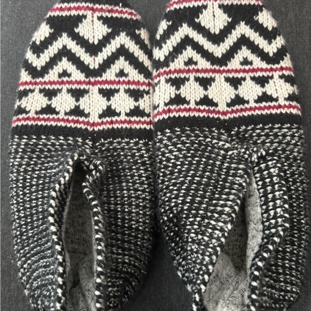 Bombas Black, White & Red Knit Slipper Socks